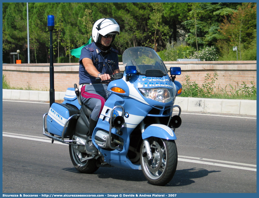 -
Polizia di Stato
Polizia Stradale
Bmw R850RT II serie
Parole chiave: Polizia di Stato;Polizia;PS;Polizia Stradale;BMW;R850;RT