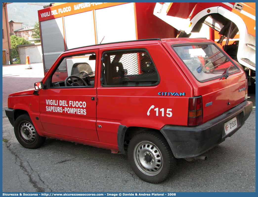 VF 21500
Vigili del Fuoco
Regione Autonoma Valle d'Aosta
Fiat Panda II serie
Parole chiave: VF;V.F.;Vigili;Fuoco;Regione;Autonoma;Valle;Aosta;Fiat;Panda;21500