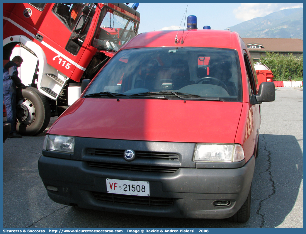 VF 21508
Vigili del Fuoco
Regione Autonoma Valle d'Aosta
Fiat Scudo I serie
Parole chiave: VF;V.F.;Vigili;Fuoco;Regione;Autonoma;Valle;Aosta;Fiat;Scudo;21508