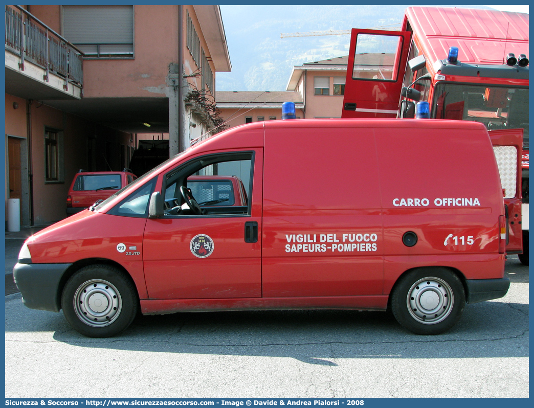 VF 21508
Vigili del Fuoco
Regione Autonoma Valle d'Aosta
Fiat Scudo I serie
Parole chiave: VF;V.F.;Vigili;Fuoco;Regione;Autonoma;Valle;Aosta;Fiat;Scudo;21508