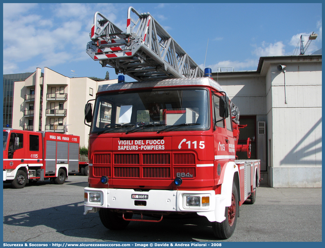 VF 10044
Vigili del Fuoco
Regione Autonoma Valle d'Aosta
Fiat 684N
Parole chiave: VF;V.F.;Vigili;Fuoco;Regione;Autonoma;Valle;Aosta;Fiat;684N;10044