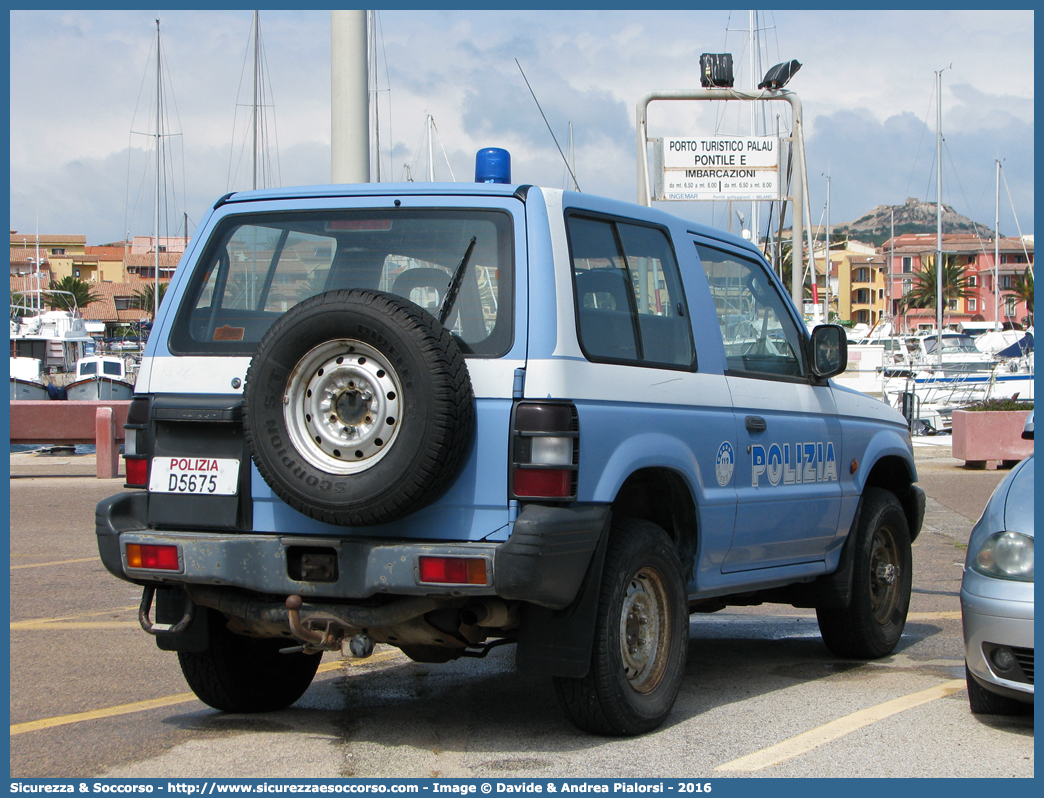 Polizia D5675
Polizia di Stato
Mitsubishi Pajero V20 SWB
Parole chiave: PS;P.S.;Polizia;di;Stato;Polizia;Pubblica;Sicurezza;Mitsubishi;Pajero;V20;SWB