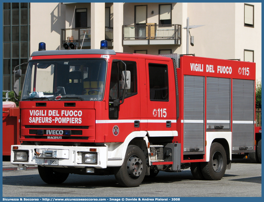 VF 19880
Vigili del Fuoco
Regione Autonoma Valle d'Aosta
Iveco Magirus EuroFire 100E21 I serie
Parole chiave: VF;V.F.;Vigili;Fuoco;Regione;Autonoma;Valle;Aosta;Iveco;Magirus;EuroFire;100E21 I serie;19880