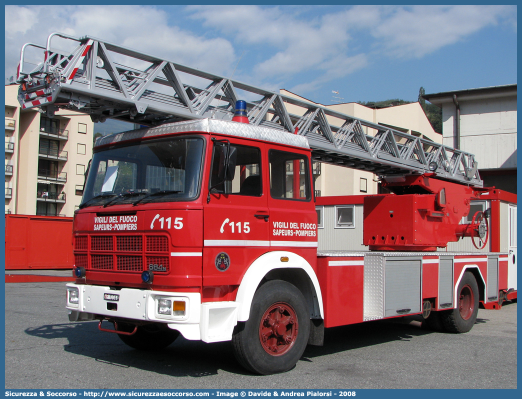 VF 10044
Vigili del Fuoco
Regione Autonoma Valle d'Aosta
Fiat 684N
Parole chiave: VF;V.F.;Vigili;Fuoco;Regione;Autonoma;Valle;Aosta;Fiat;684N;10044