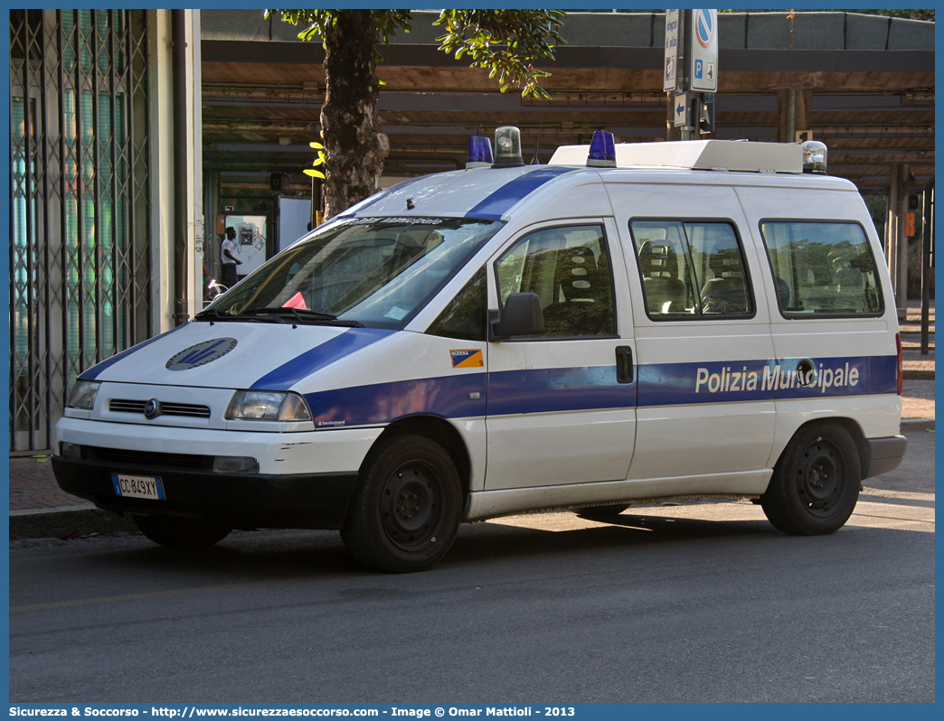 -
Polizia Municipale
Comune di Modena
Fiat Scudo I serie
Allestitore Bertazzoni S.r.l.
(variante)
Parole chiave: Polizia;Locale;Municipale;Modena;Fiat;Scudo;Bertazzoni