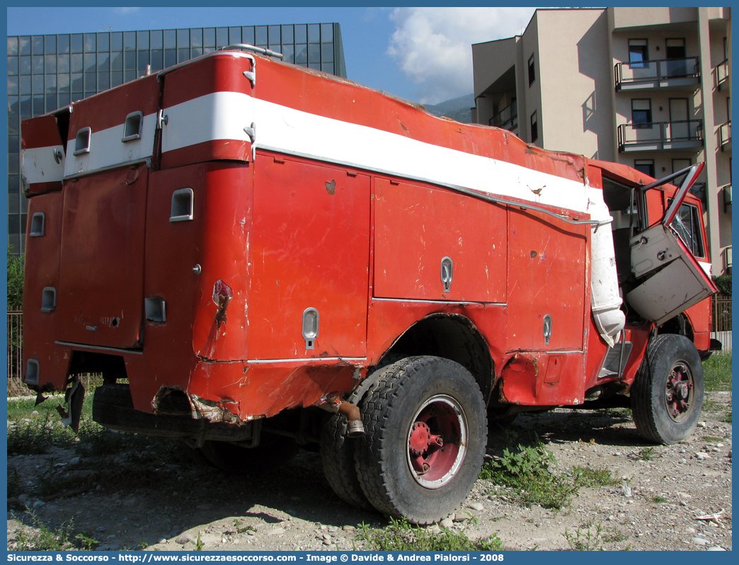 -
Vigili del Fuoco
Regione Autonoma Valle d'Aosta
Fiat OM 150
Parole chiave: VF;V.F.;Vigili;Fuoco;Regione;Autonoma;Valle;Aosta;Volontari;Fiat;OM;150