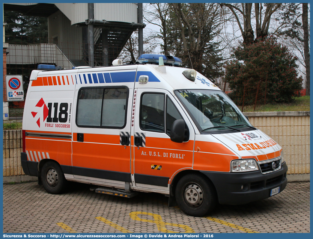 FO 07
118 Romagna Soccorso
Ambito Territoriale di Forlì
Fiat Ducato II serie restyling
Allestitore EDM S.r.l.
Parole chiave: 118;Romagna;Soccorso;Forlì;Ambulanza;Autoambulanza;Fiat;Ducato;EDM;E.D.M.