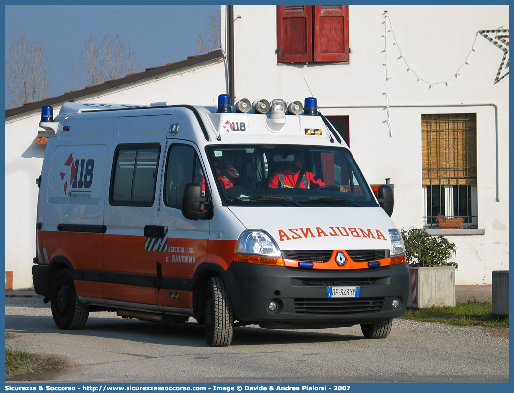 RA 35
118 Romagna Soccorso
Ambito Territoriale di Ravenna
Renault Master III serie
Allestitore Vision S.r.l.
Parole chiave: Renault;Master;118;Romagna;Ravenna;Soccorso;Ambulanza;Autoambulanza;Vision