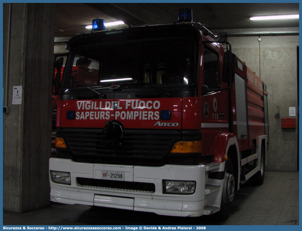 VF 21298
Vigili del Fuoco
Regione Autonoma Valle d'Aosta
Mercedes Benz Atego 1828 I serie
Allestitore BAI S.r.l.
Parole chiave: VVF;V.V.F.;Vigili;del;Fuoco;Regione;Autonoma;Valle;Aosta;Mercedes Benz;Atego;BAI;B.A.I.