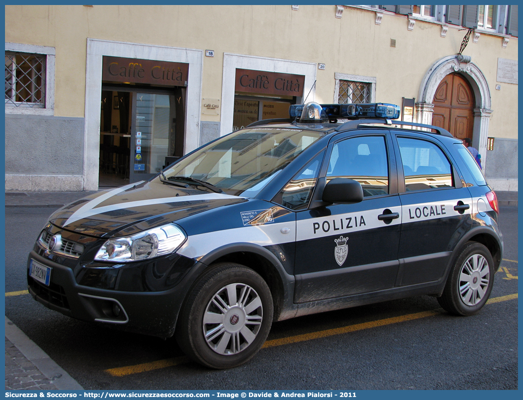 -
Polizia Locale
Corpo Intercomunale
Rovereto e Valli del Leno
Fiat Sedici II serie
Parole chiave: Polizia;Locale;Municipale;Rovereto;Valli;Leno;Terragnolo;Trambileno;Fiat;Sedici