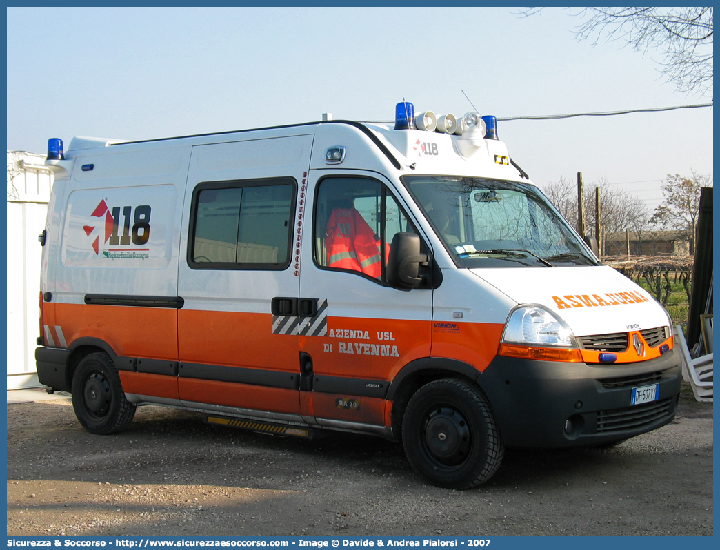 RA 30
118 Romagna Soccorso
Ambito Territoriale di Ravenna
Renault Master III serie
Allestitore Vision S.r.l.
Parole chiave: Renault;Master;118;Romagna;Ravenna;Soccorso;Ambulanza;Autoambulanza;Vision