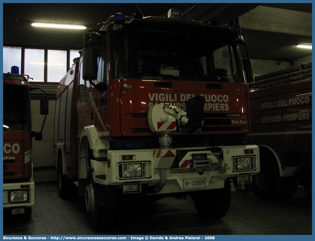 VF 22028
Vigili del Fuoco
Regione Autonoma Valle d'Aosta
Iveco Magirus FireTech 190E31 I serie
Parole chiave: VVF;V.V.F.;Vigili;del;Fuoco;Regione;Autonoma;Valle;Aosta;Iveco;Magirus;FireTech;190E31