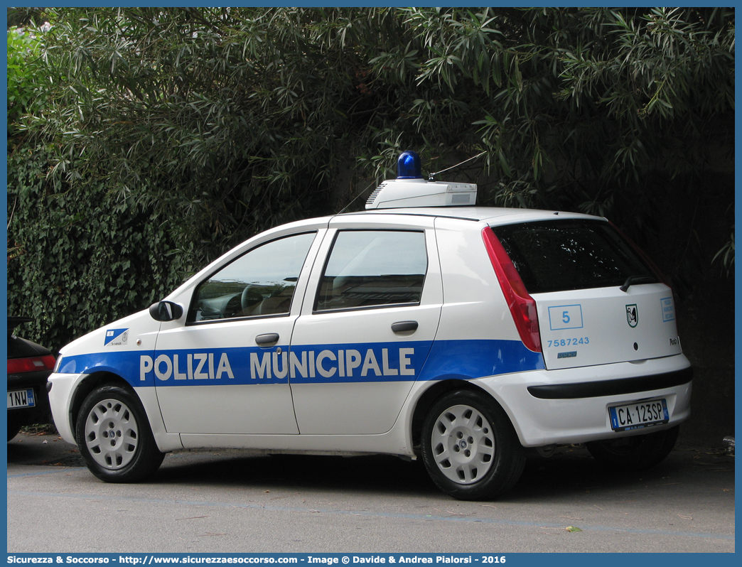 -
Polizia Municipale
Comune di Recanati
Fiat Punto II serie
Parole chiave: Polizia;Locale;Municipale;Recanati;Fiat;Punto