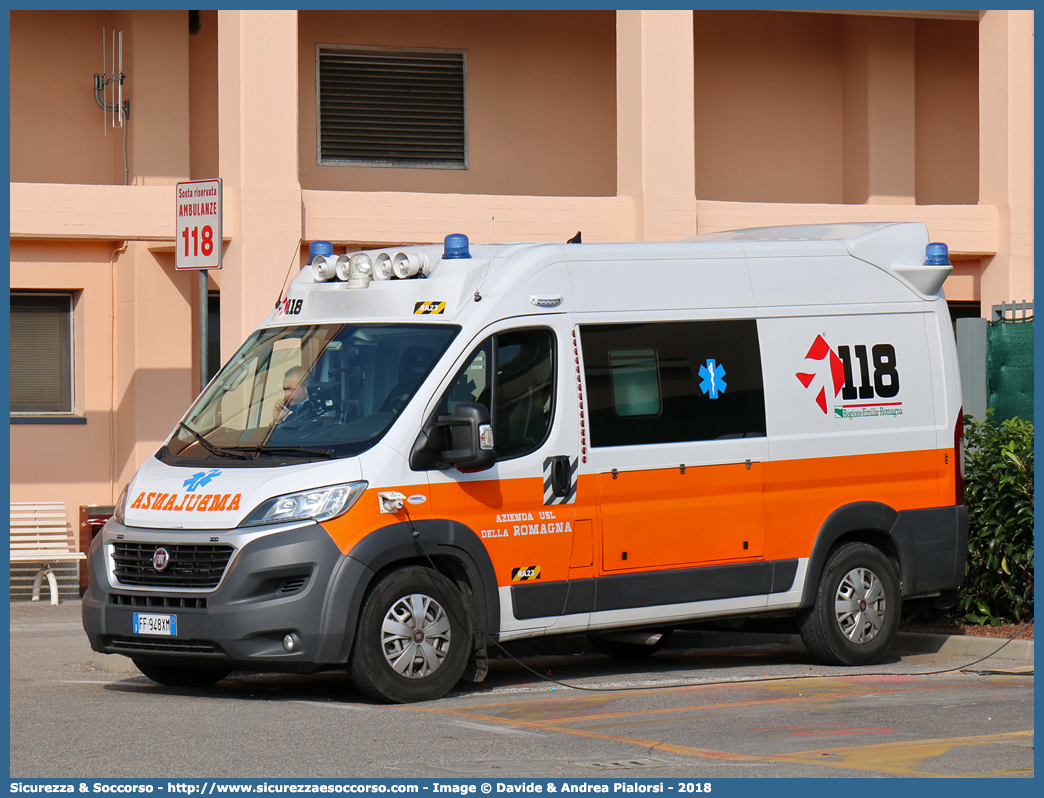 RA 23
118 Romagna Soccorso
Ambito Territoriale di Ravenna
Fiat Ducato III serie restyling
Allestitore Vision S.r.l.
Parole chiave: 118;Romagna;Ravenna;Soccorso;Ambulanza;Autoambulanza;Fiat;Ducato;X290;X 290;Vision