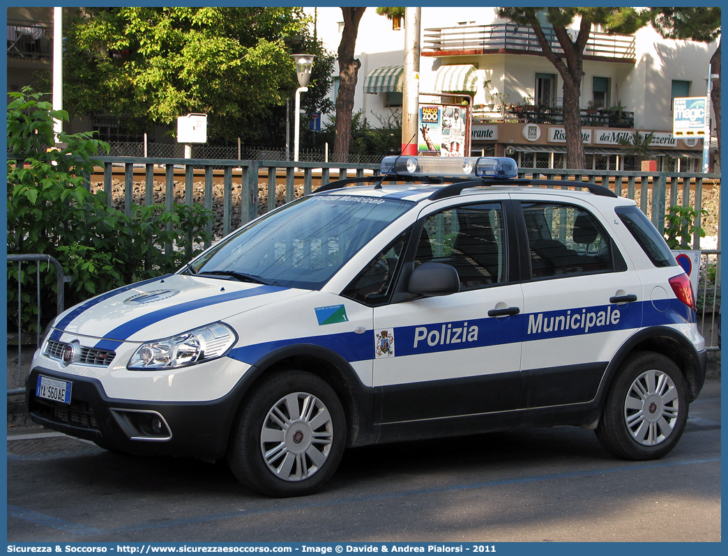 Polizia Locale YA560AE
Polizia Municipale
Comune di Sogliano al Rubicone
Fiat Sedici II serie
Allestitore Focaccia Group S.r.l.
Parole chiave: Polizia;Locale;Municipale;Sogliano al Rubicone;Fiat;Sedici;Focaccia;YA560AE;YA 560 AE