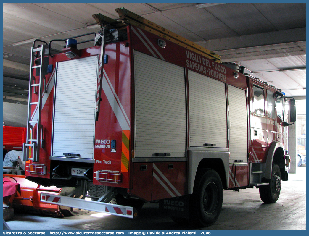 VF 22027
Vigili del Fuoco
Regione Autonoma Valle d'Aosta
Iveco Magirus FireTech 190E31 I serie
Parole chiave: VVF;V.V.F.;Vigili;del;Fuoco;Regione;Autonoma;Valle;Aosta;Iveco;Magirus;FireTech;190E31