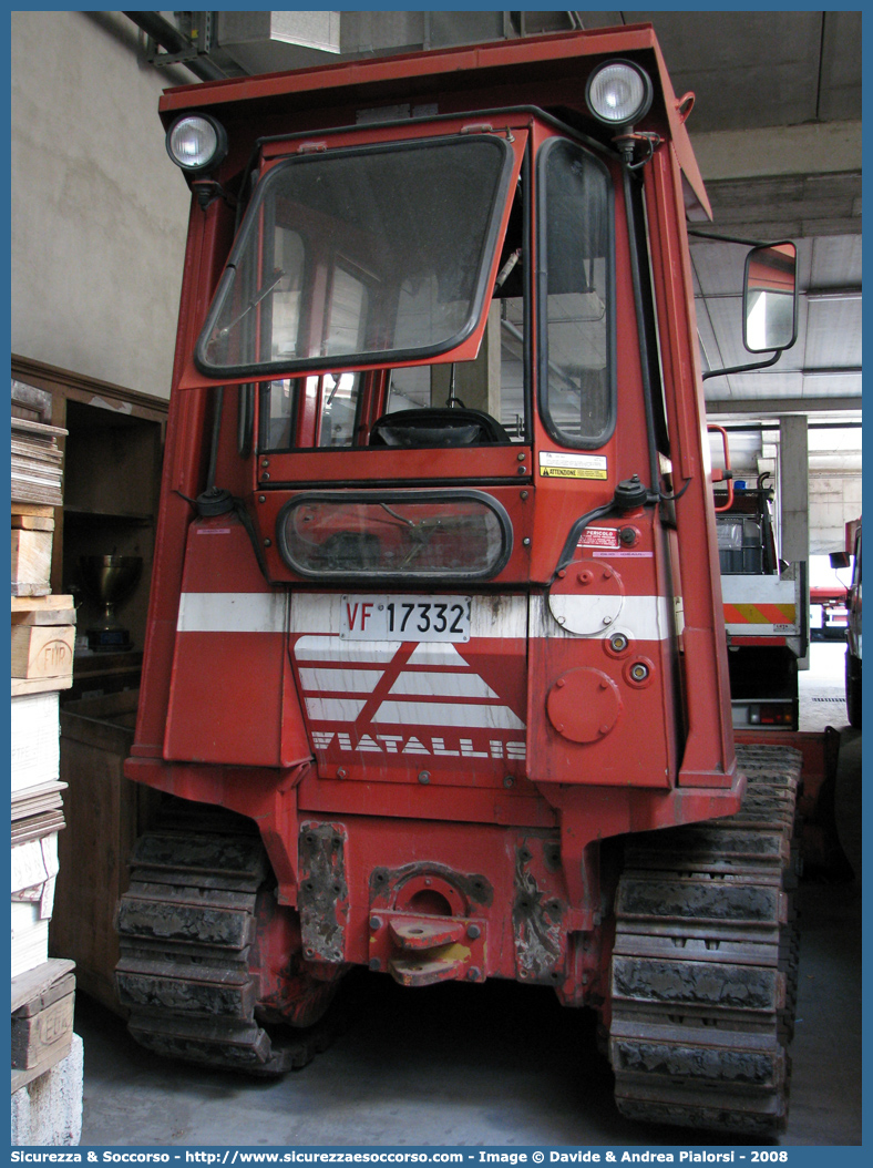 VF 17332
Vigili del Fuoco
Regione Autonoma Valle d'Aosta
Fiat Allis FD9
Parole chiave: VF;V.F.;Vigili;Fuoco;Regione;Autonoma;Valle;Aosta;Fiat;Allis;FS9;17332