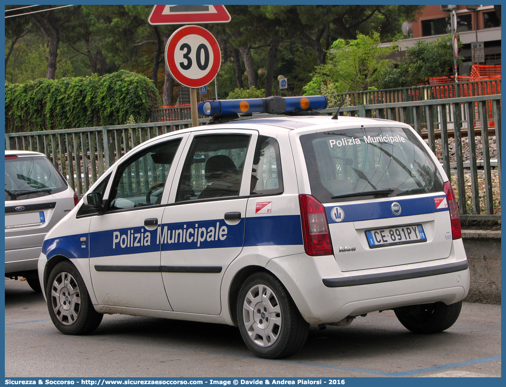 -
Polizia Municipale
Comune di Polesine Zibello
Fiat Idea
Allestitore Cormar S.a.s.
Parole chiave: Polizia;Locale;Municipale;Polesine;Zibello;Fiat;Idea;Cormar