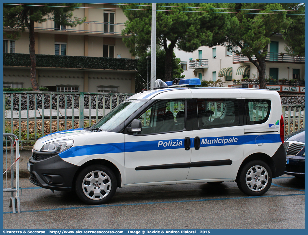 Polizia Locale YA935AD
Polizia Municipale
Comune di Francavilla al Mare
Fiat Doblò II serie restyling
Parole chiave: Polizia;Locale;Municipale;Francavilla al Mare;Fiat;Doblò;Doblo;YA935AD;YA 935 AD