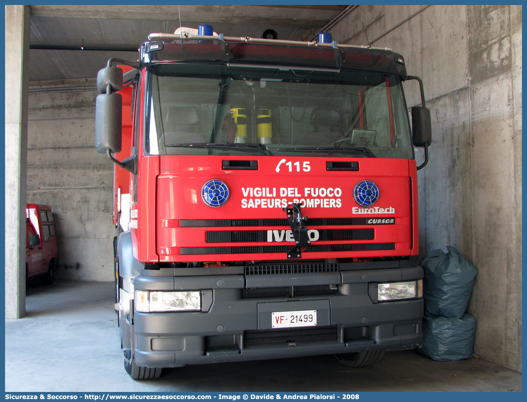 VF 21499
Vigili del Fuoco
Regione Autonoma Valle d'Aosta
Iveco EuroTech
Parole chiave: VF;V.F.;Vigili;Fuoco;Regione;Autonoma;Valle;Aosta;Iveco;EuroTech;21499