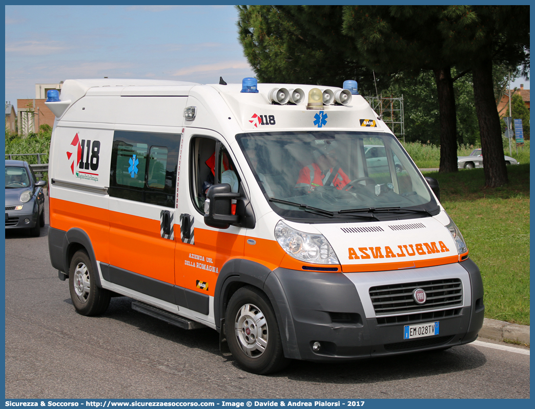 RA 08
118 Romagna Soccorso
Ambito Territoriale di Ravenna
Fiat Ducato III serie
Allestitore Vision S.r.l.
(variante)
Parole chiave: 118;Romagna;Ravenna;Soccorso;Ambulanza;Autoambulanza;Fiat;Ducato;X250;X 250;Vision