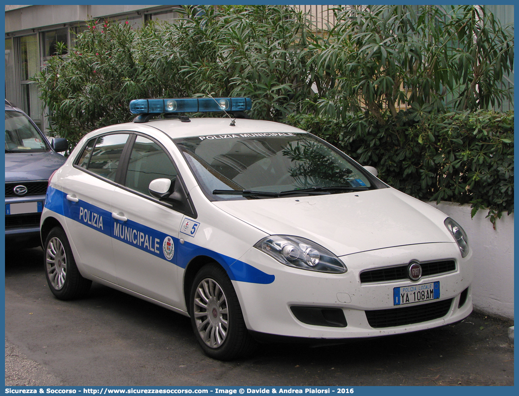 Polizia Locale YA108AM
Polizia Municipale
Comune di Pontecagnano Faiano
Fiat Nuova Bravo
Parole chiave: Polizia;Locale;Municipale;Pontecagnano Faiano;Fiat;Nuova Bravo;YA108AM;YA 108 AM