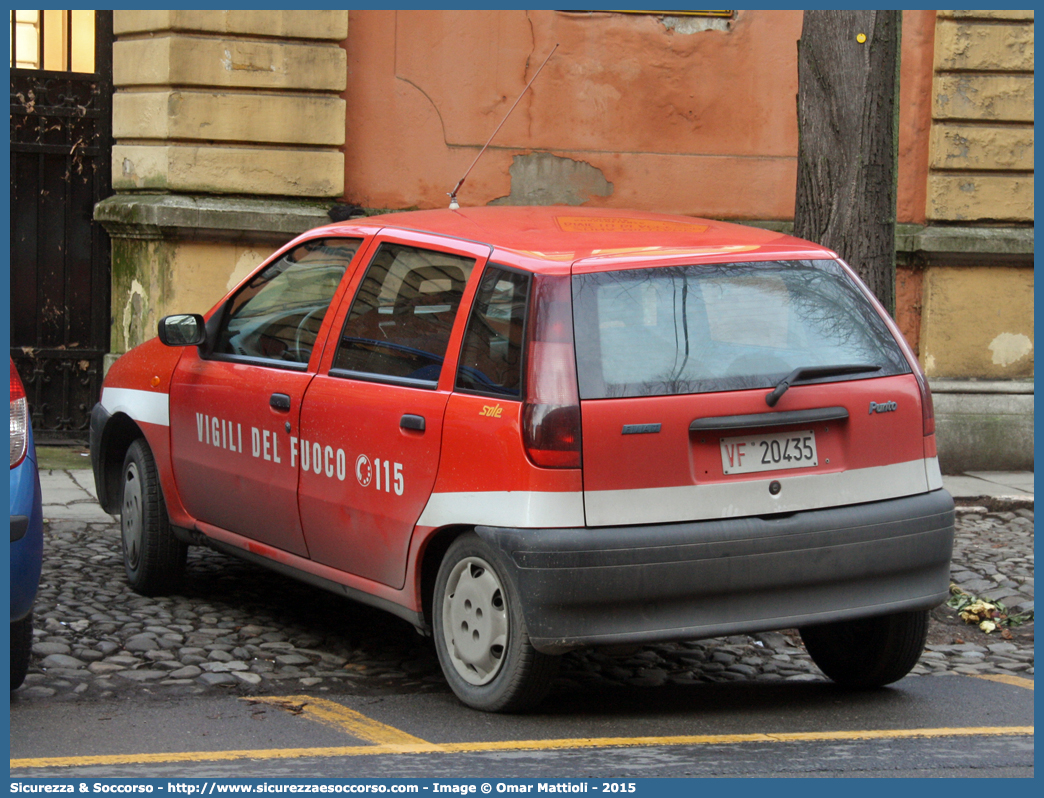 VF 20435
Corpo Nazionale Vigili del Fuoco
Fiat Punto I serie
Parole chiave: VF;VVF;V.F.;V.V.F.;Corpo;Nazionale;Vigili del Fuoco;Vigili;Fuoco;Fiat;Punto