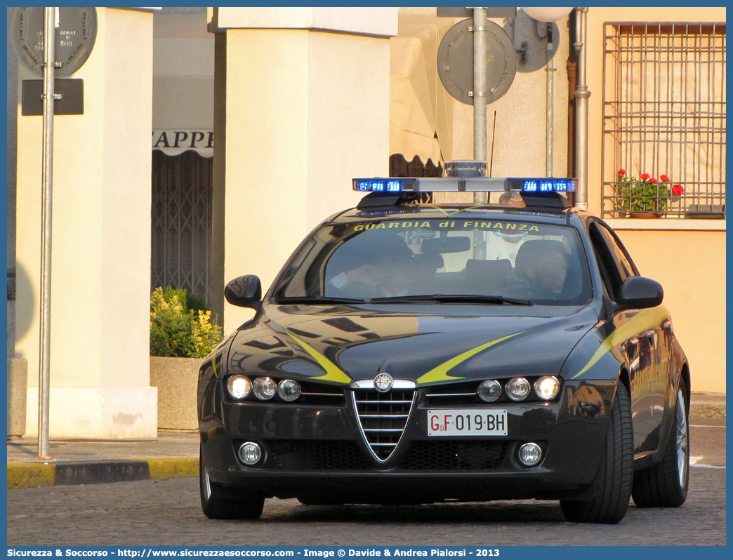 GdiF 019BH
Guardia di Finanza
Alfa Romeo 159
Parole chiave: GdiF;GDF;GF;Guardia;Finanza;Alfa;Romeo;159