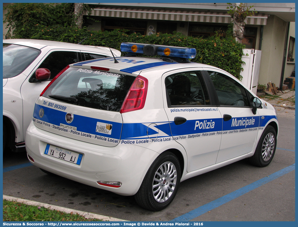 Polizia Locale YA932AJ
Polizia Municipale
Unione Terre di Castelli
Fiat Punto IV serie
Allestitore Bertazzoni S.r.l.
Parole chiave: Polizia;Locale;Municipale;Terre di Castelli;Castelnuovo Rangone;Spilamberto;Savignano sul Panaro;Vignola;Castelvetro di Modena;Marano sul Panaro;Guiglia;Zocca;Fiat;Punto;Bertazzoni;YA932AJ;YA 932 AJ