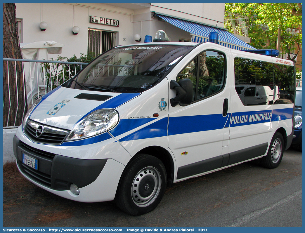 Polizia Locale YA937AB
Polizia Municipale
Comune di Ruvo di Puglia
Opel Vivaro I serie
Parole chiave: Polizia;Locale;Municipale;Ruvo di Puglia;Opel;Vivaro;YA937AB;YA 937 AB