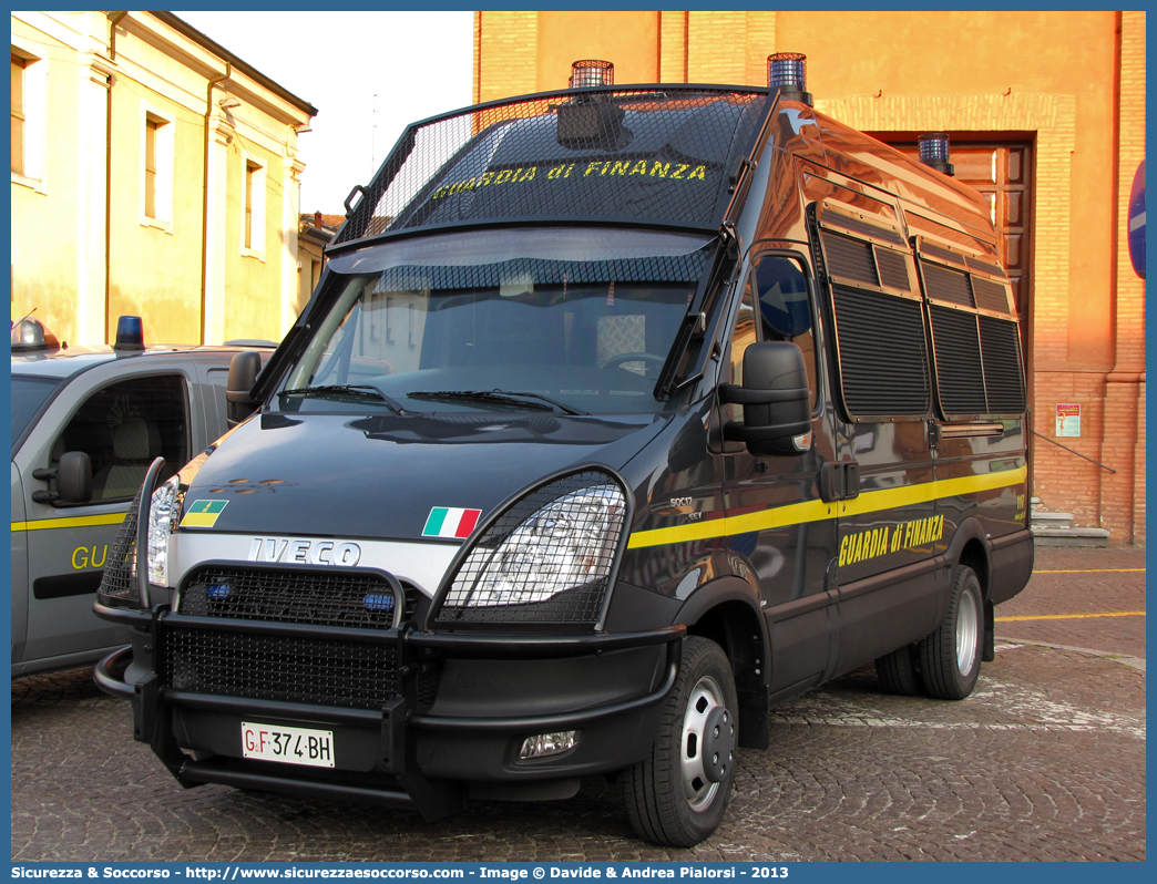 GdiF 374BH
Guardia di Finanza
A.T.P.I.
Iveco Daily 50C17 V serie 
Allestitore Sperotto S.p.A.
Parole chiave: GdiF;G.D.F.;GDF;Guardia;di;Finanza;Iveco;Daily;50C17;Sperotto;ATPI;A.T.P.I.;Anti;Terrorismo;Pronto;Impiego