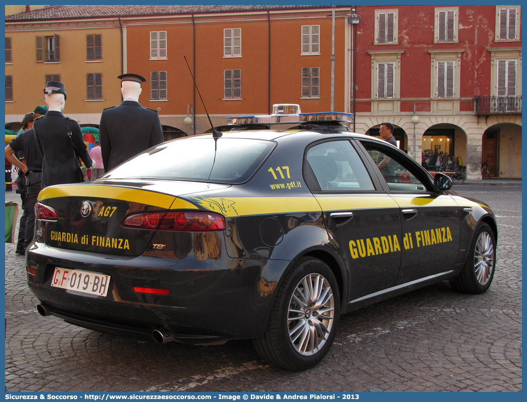 GdiF 019BH
Guardia di Finanza
Alfa Romeo 159
Parole chiave: GdiF;GDF;GF;Guardia;Finanza;Alfa;Romeo;159