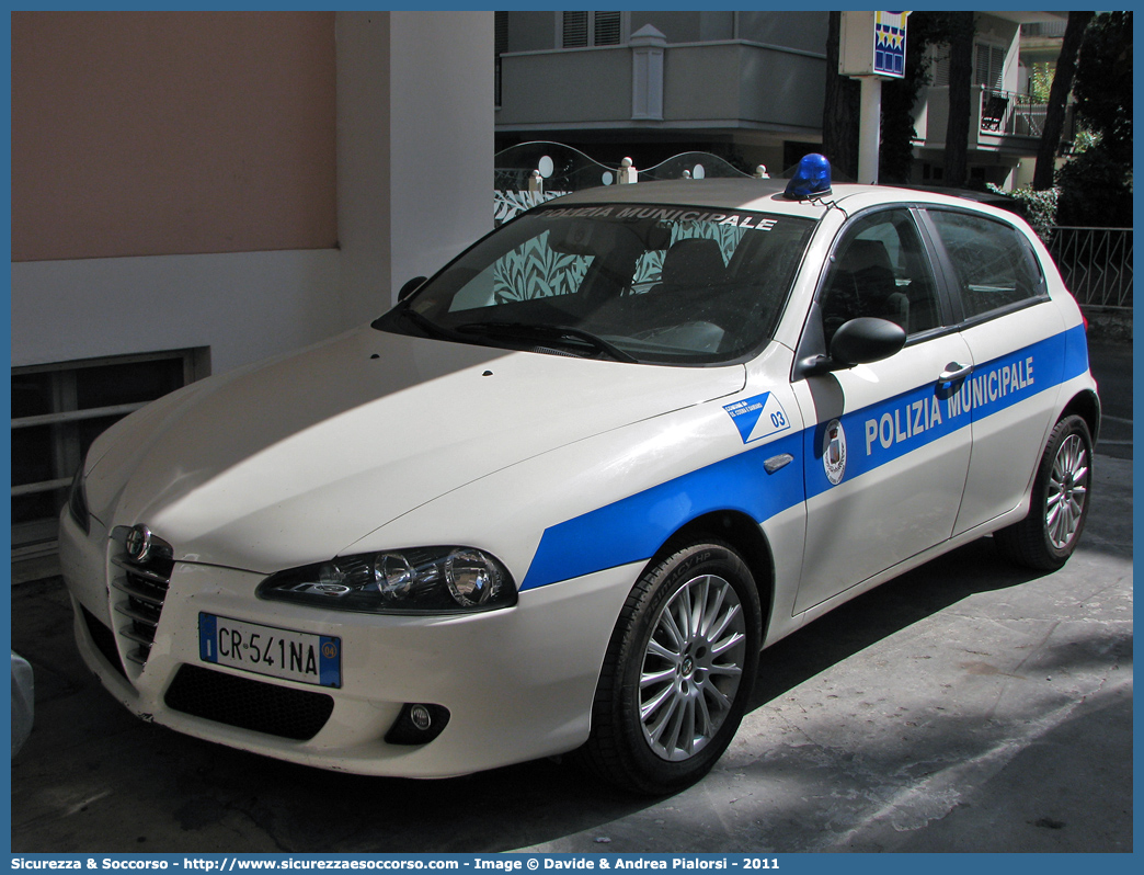 -
Polizia Municipale
Comune di Santi Cosma e Damiano
Alfa Romeo 147 II serie
Parole chiave: Polizia;Locale;Municipale;Santi Cosma e Damiano;Alfa Romeo;147