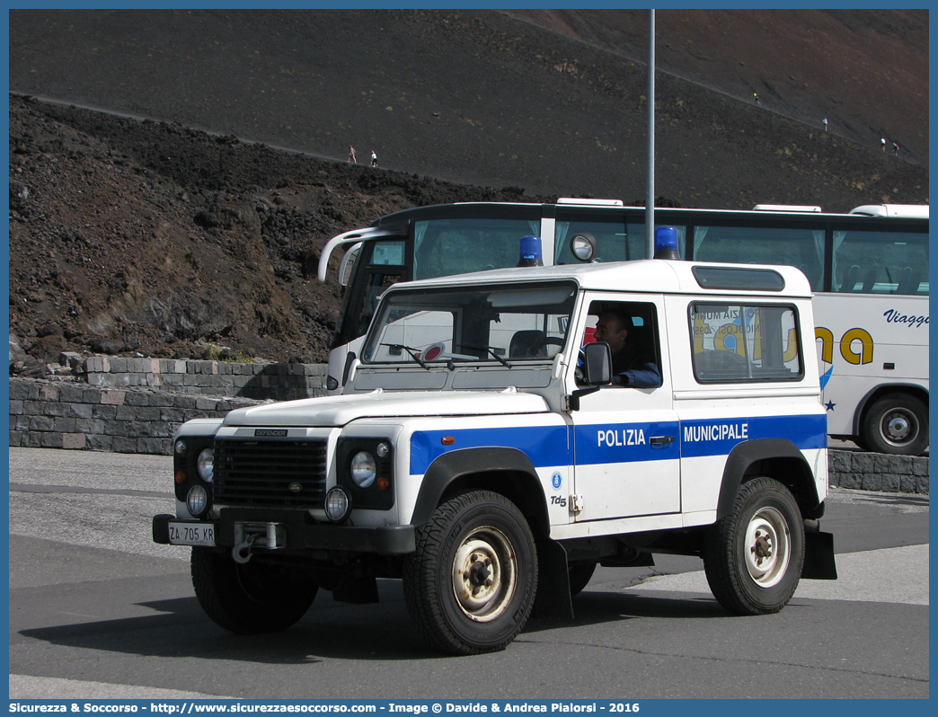 -
Polizia Municipale
Comune di Nicolosi
Land Rover Defender 90
Parole chiave: Polizia;Locale;Municipale;Nicolosi;Land Rover;Defender;90