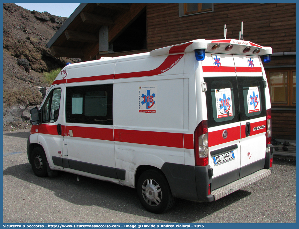 -
118 Sicilia Emergenza Urgenza Sanitaria
Fiat Ducato III serie
Allestitore Orion S.r.l.
Parole chiave: 118;Sicilia;Emergenza;Urgenza;Sanitaria;SEUS;S.E.U.S.;Ambulanza;Autoambulanza;Fiat;Ducato;X250;X 250;Orion