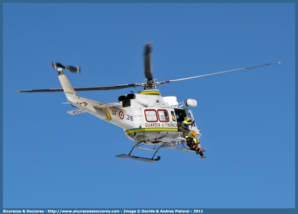 MM81504 / GF 216
Guardia di Finanza
R.O.A.N. Componente Aerea
Agusta Bell AB412 HP
Parole chiave: GdiF;G.D.F.;GDF;Guardia di Finanza;R.O.A.N.;ROAN;Componente Aerea;Agusta Bell;AB412 HP;216