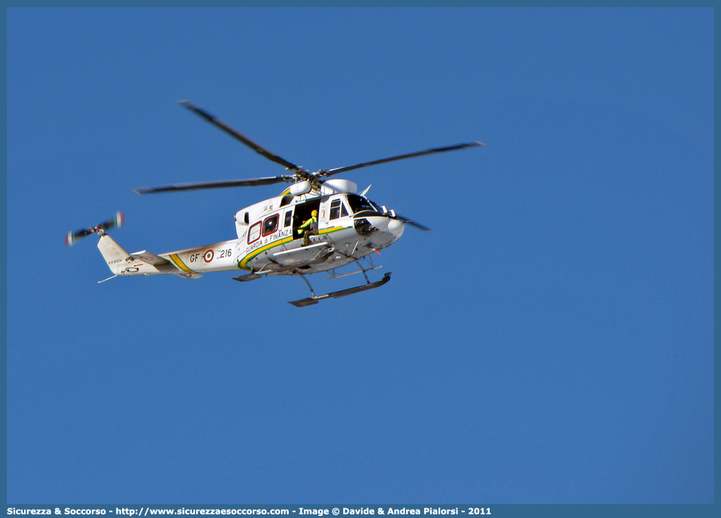 MM81504 / GF 216
Guardia di Finanza
R.O.A.N. Componente Aerea
Agusta Bell AB412 HP
Parole chiave: GdiF;G.D.F.;GDF;Guardia di Finanza;R.O.A.N.;ROAN;Componente Aerea;Agusta Bell;AB412 HP;216