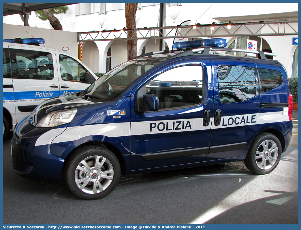 -
Polizia Locale
Corpo Unico Miranese Nord
Fiat Qubo
Allestitore Focaccia Group S.r.l.
Parole chiave: Polizia;Locale;Municipale;Miranese Nord;Martellago;Salzano;Scorzè;Scorze;Fiat;Qubo;Focaccia