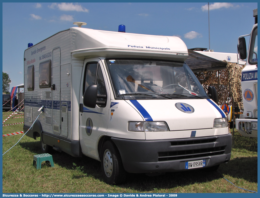 -
Polizia Municipale
Corpo Unico Bagnacavallo,
Cotignola e Fusignano
Fiat Ducato II serie
Parole chiave: Polizia;Locale;Municipale;Bagnacavallo;Cotignola;Fusignano;Fiat;Ducato