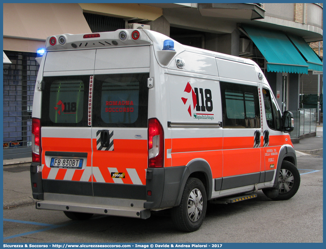 FO 02
118 Romagna Soccorso
Ambito Territoriale di Forlì
Fiat Ducato III serie restyling
Allestitore Vision S.r.l.
Parole chiave: 118;Romagna;Forlì;Forli;Soccorso;Ambulanza;Autoambulanza;Fiat;Ducato;X290;X 290;Vision