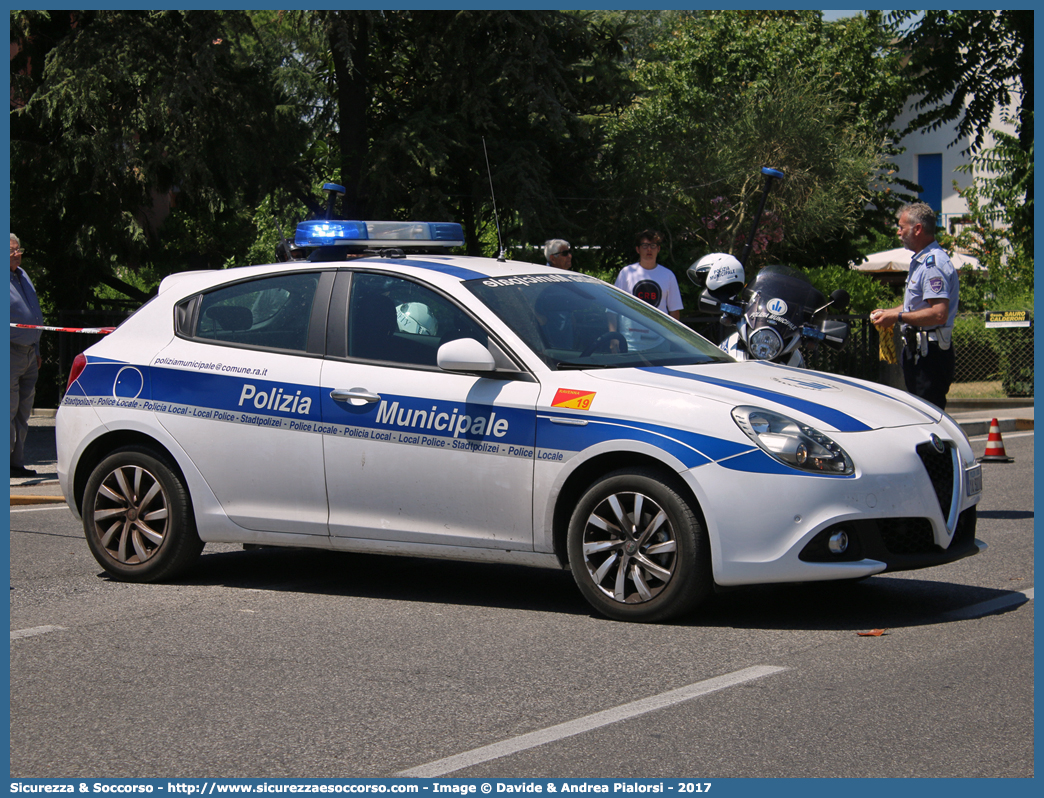 Polizia Locale YA322AN
Polizia Municipale
Comune di Ravenna
Alfa Romeo Nuova Giulietta
I serie II restyling
Parole chiave: Polizia;Locale;Municipale;Ravenna;Alfa Romeo;Nuova Giulietta;YA322AN;YA 322 AN