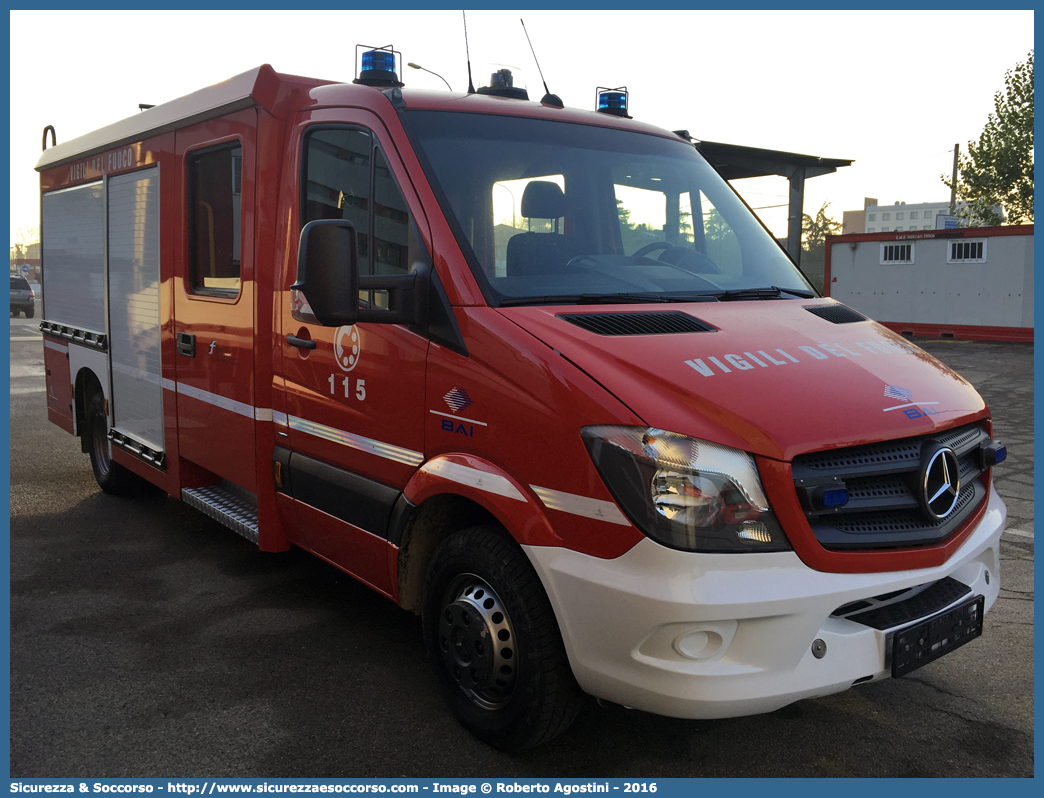 -
Corpo Nazionale Vigili del Fuoco
Mercedes Benz Sprinter II serie restyling
Allestitore BAI S.r.l.
Parole chiave: Corpo;Nazionale;Vigili del Fuoco;Vigili;Fuoco;Polisoccorso;Mercedes Benz;Sprinter;BAI;B.A.I.;Tecnica