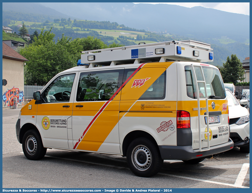 PC ZS0FM
Corpo Nazionale
Soccorso Alpino e Speleologico
Delegazione Alpina III Alto Adige
Stazione di Bressanone
Volkswagen Transporter T5
Parole chiave: CNSAS;C.N.S.A.S.;Corpo;Nazionale;Soccorso;Alpino;Speleologico;Alto Adige;Bressanone;Volkswagen;Transporter;T5;PC ZS0FM;PCZS0FM