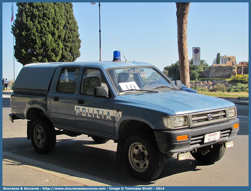 Polizia B2051
Polizia di Stato
Toyota Hilux V serie
Parole chiave: Polizia;Stato;PS;P.S.;Fuoristrada;Toyota;Hilux;B2051;B 2051