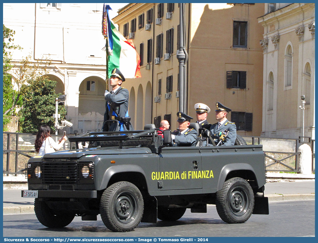 GdiF 575AV
Guardia di Finanza
Land Rover Defender 90
(variante)
Parole chiave: GdiF;G.D.F.;GDF;Guardia;di;Finanza;Land;Rover;Defender;90;575AV