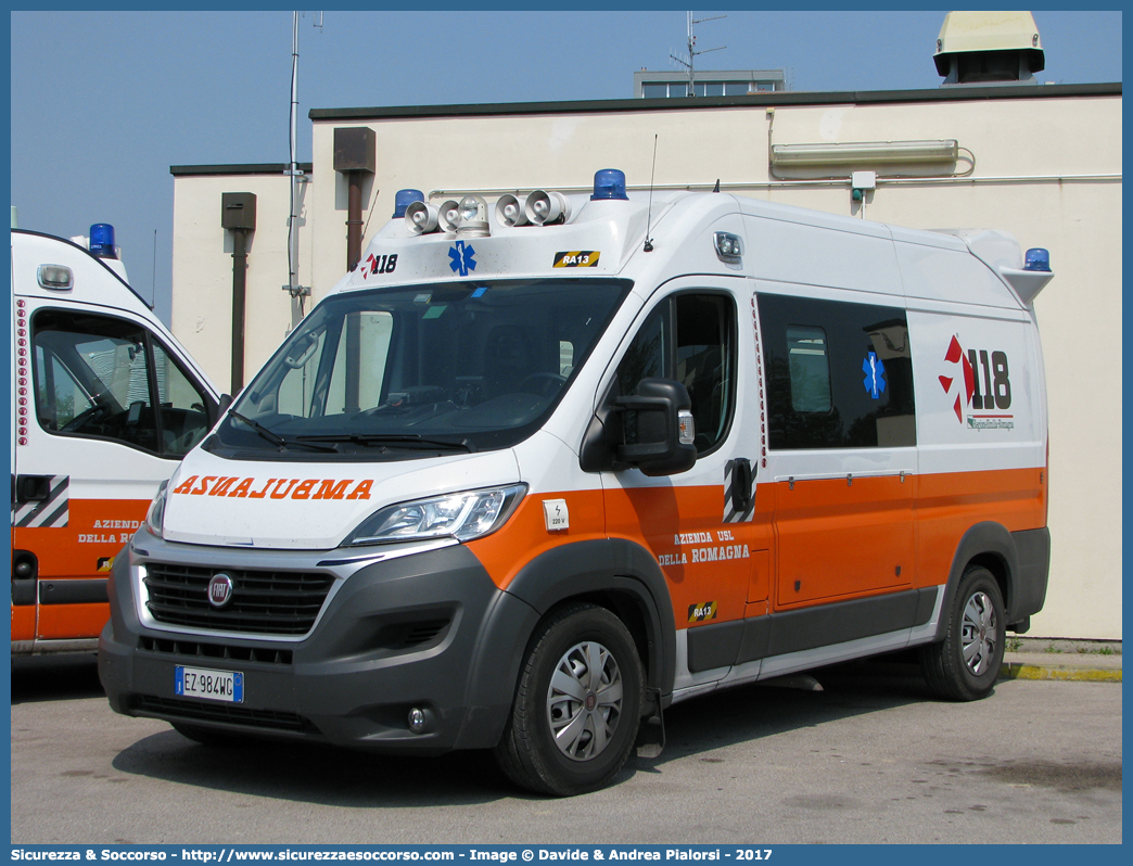 RA 13
118 Romagna Soccorso
Ambito Territoriale di Ravenna
Fiat Ducato III serie restyling
Allestitore Vision S.r.l.
Parole chiave: 118;Romagna;Ravenna;Soccorso;Ambulanza;Autoambulanza;Fiat;Ducato;X290;X 290;Vision