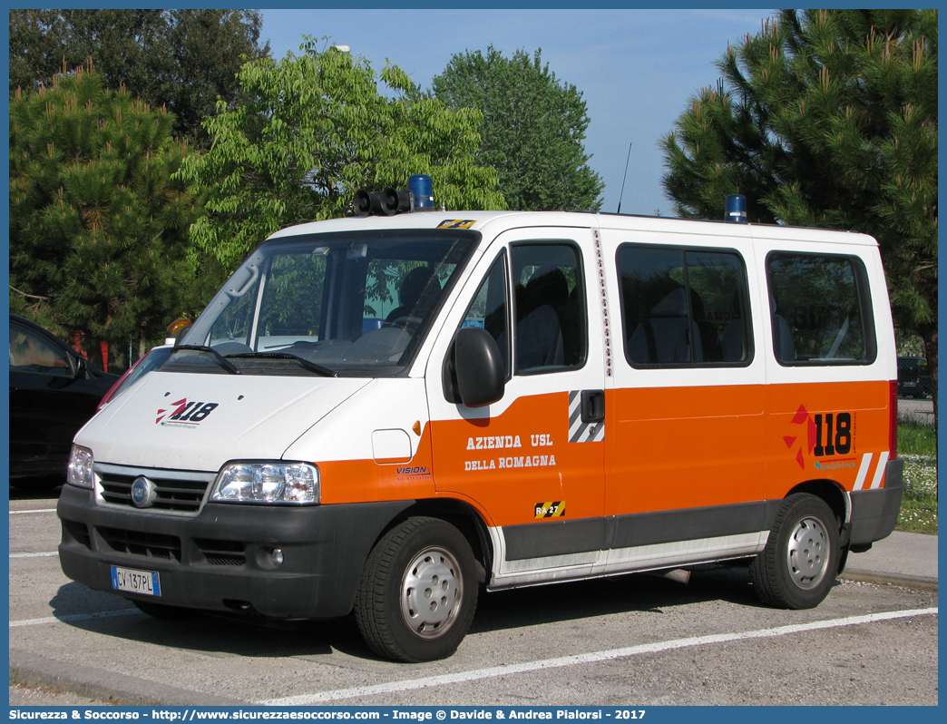 RA 27
118 Romagna Soccorso
Ambito Territoriale di Ravenna
Fiat Ducato II serie restyling
Allestitore Vision S.r.l.
(I variante)
Parole chiave: 118;Romagna;Ravenna;Soccorso;Fiat;Ducato;Vision