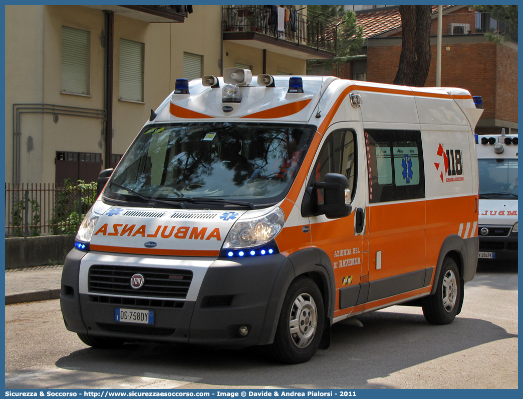 RA 15
118 Romagna Soccorso
Ambito Territoriale di Ravenna
Fiat Ducato III serie
Allestitore Aricar S.p.A.
Parole chiave: Fiat;Ducato X250;118;Romagna;Ravenna;Soccorso;Ambulanza;Aricar