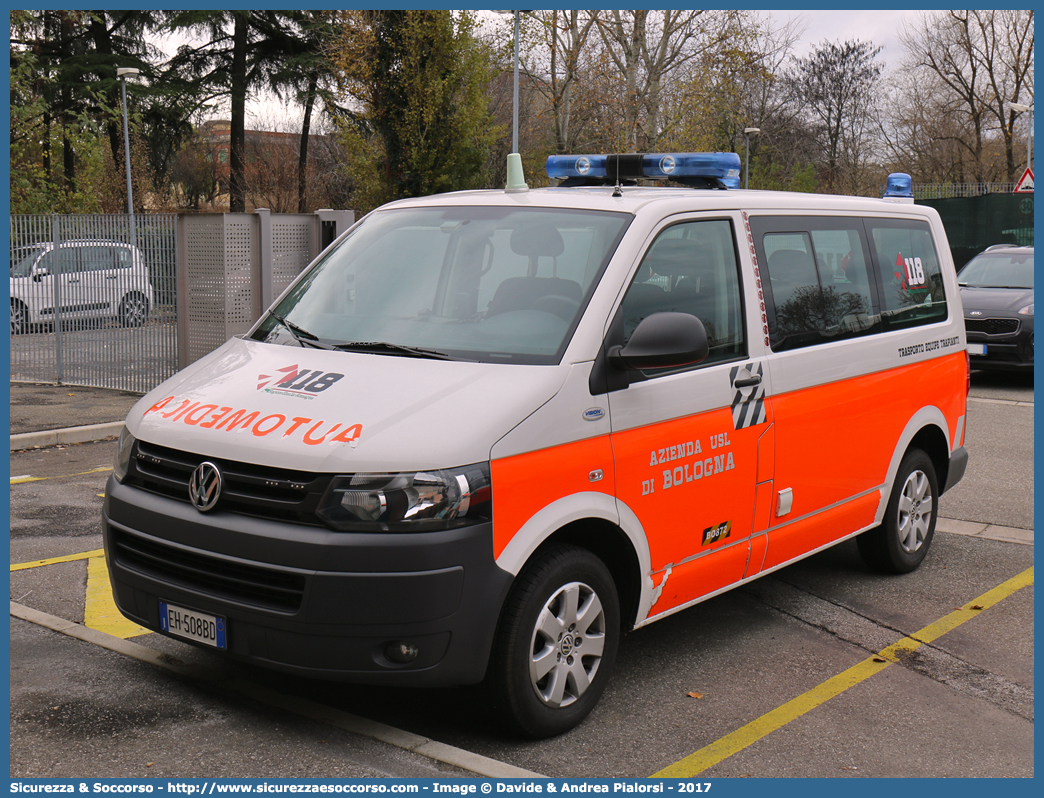 BO 0872
118 Bologna Soccorso
Volkswagen Transporter T5 restyling
Allestitore Vision S.r.l.
Parole chiave: 118;Bologna;Soccorso;Automedica;Automedicalizzata;Auto Medica;Auto Medicalizzata;Trasporto;Equipe;Trapianti;Volkswagen;Transporter;T5;Vision