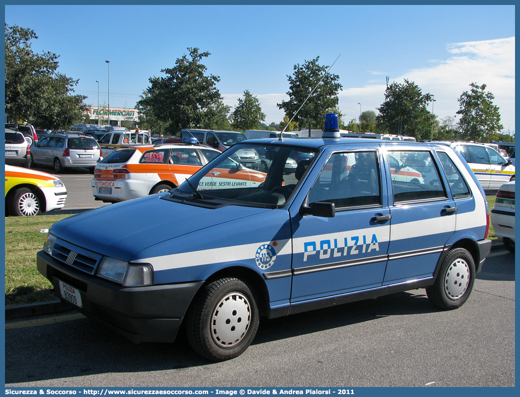 Polizia B3909
Polizia di Stato
Fiat Uno II serie
Parole chiave: Polizia di Stato;Polizia;PS;Fiat;Fiat;Uno;B3909